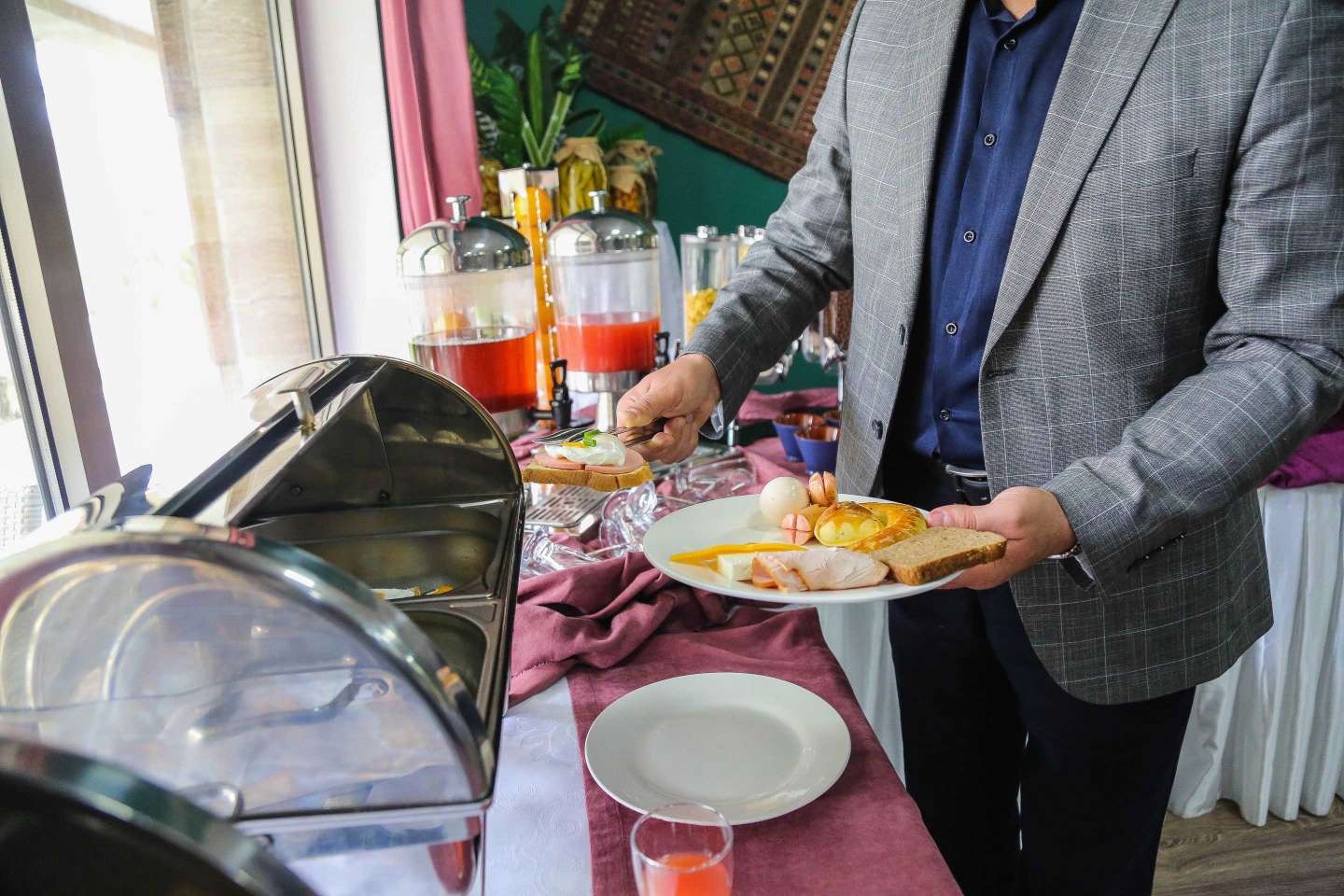 Advantages of House Party Catering Service